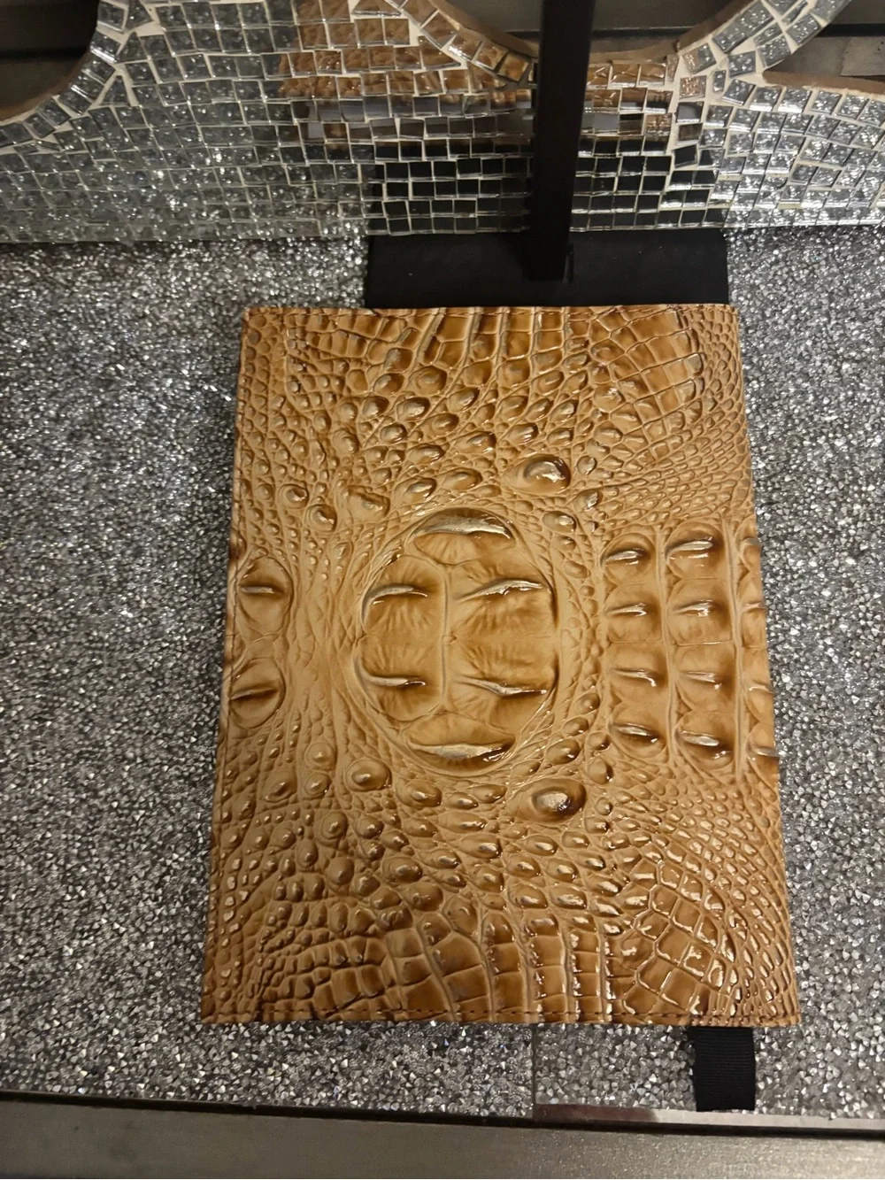 ⭐️Brahmin Toast Croc-Embossed‎ Leather Journal